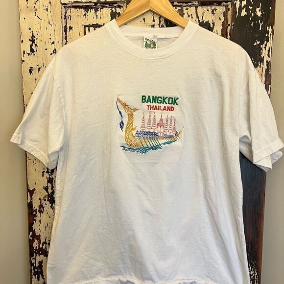 Embroidered unisex Bangkok Thailand souvenir T-shirt. Size XL. - Picture 1 of 8